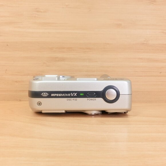 Sony Cyber-shot DSC-P32 / 3.2MP Digital Camera / Silver / Made in Japan - Picture 3 of 8